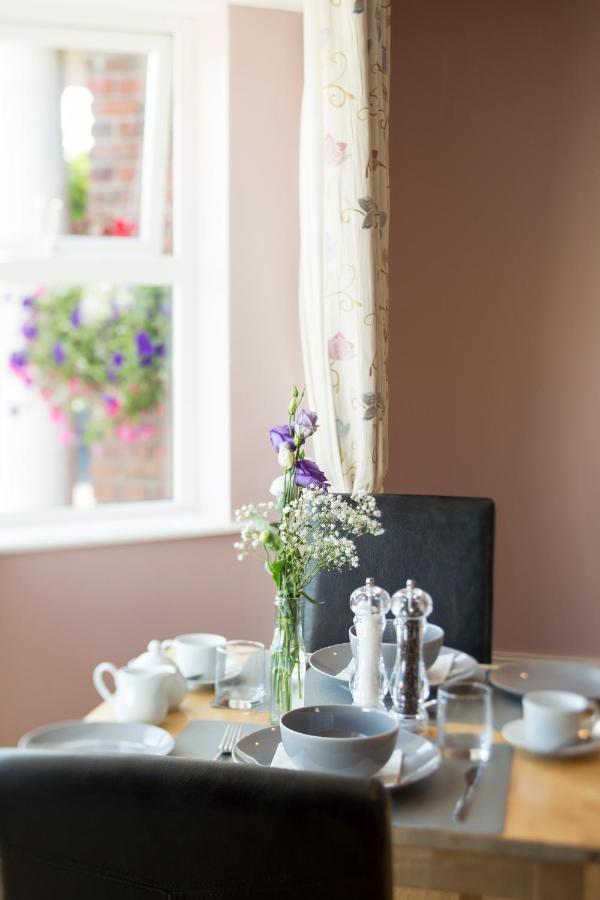 Caravogue House Hotel Trim Bagian luar foto