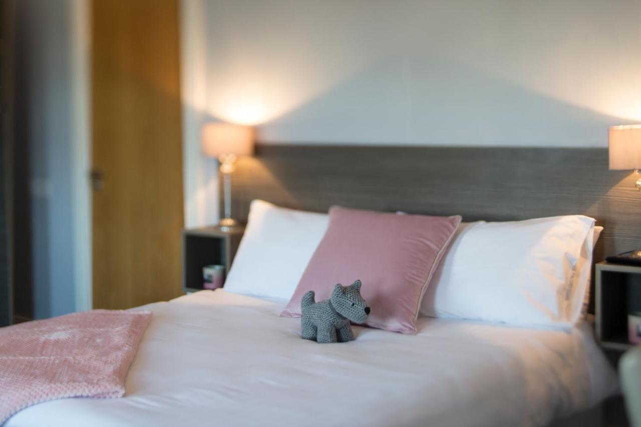 Caravogue House Hotel Trim Bagian luar foto