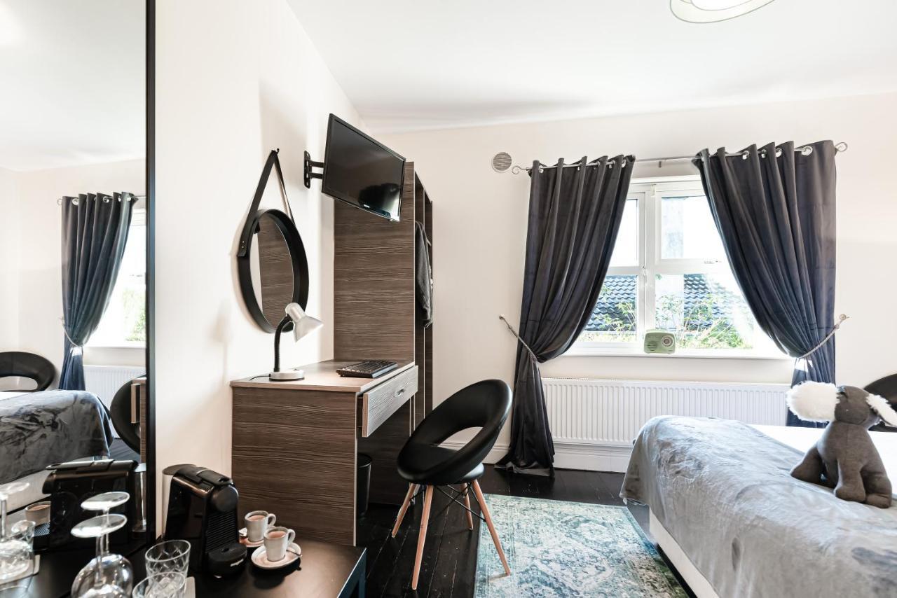 Caravogue House Hotel Trim Bagian luar foto